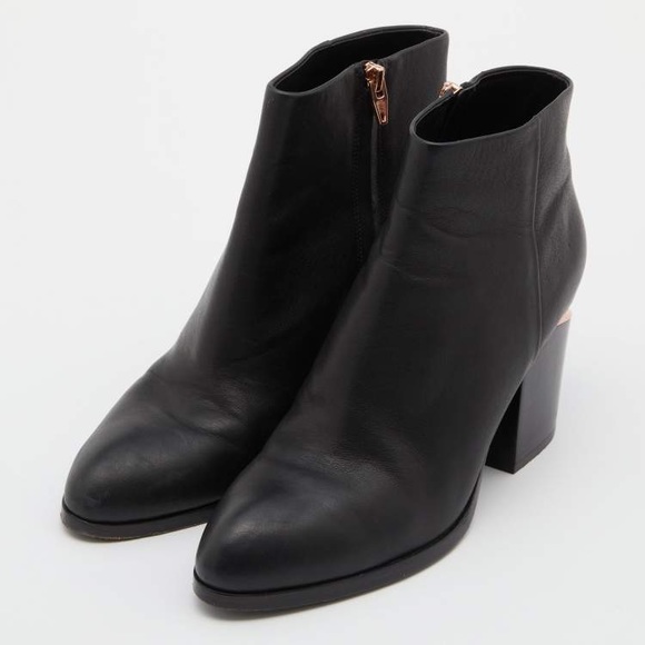 **SOLD** Alexander Wang Kori ankle boots in Rose Gold - Picture 2 of 9